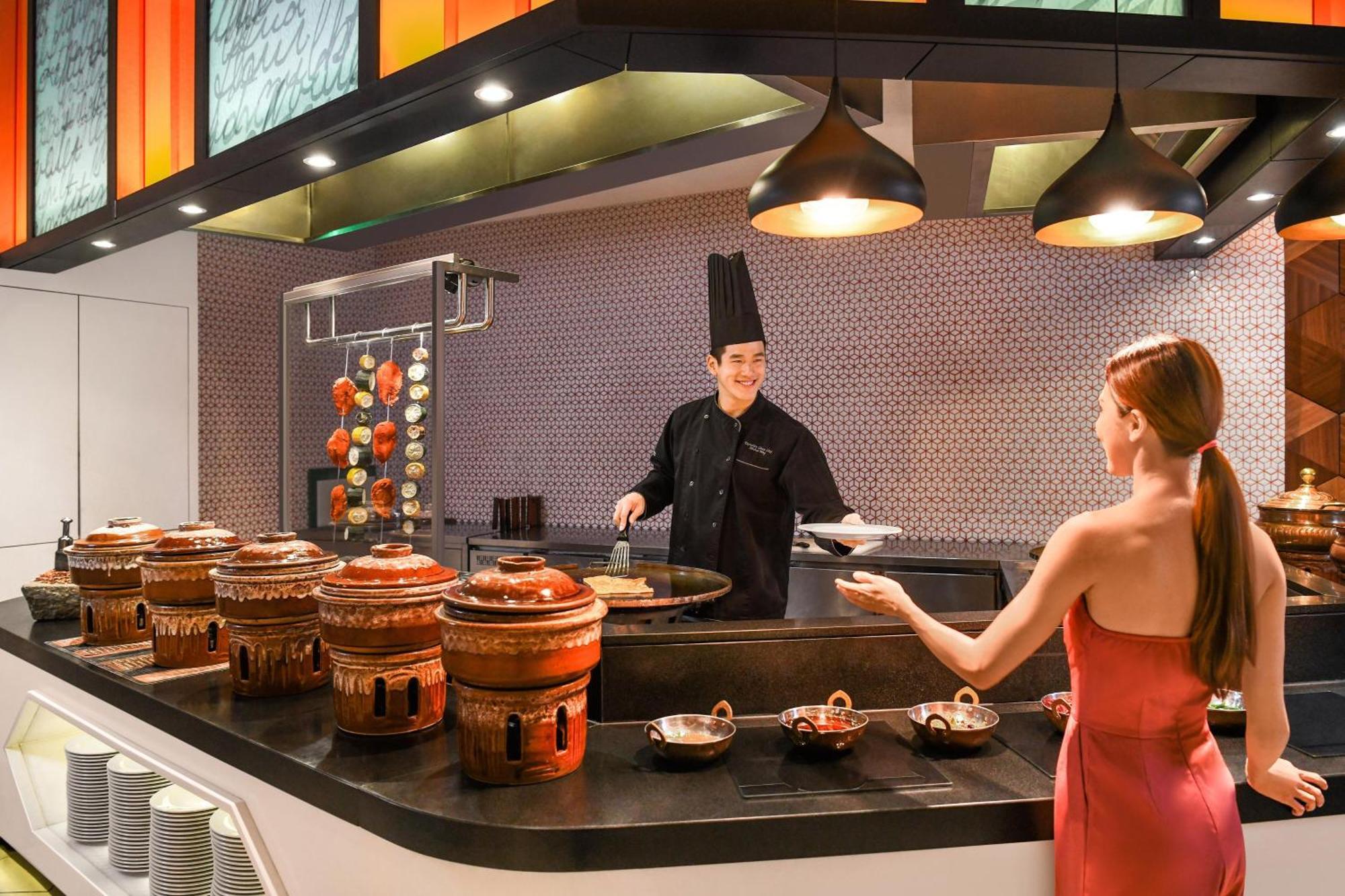 Le Meridien Putrajaya Exterior foto A live kitchen